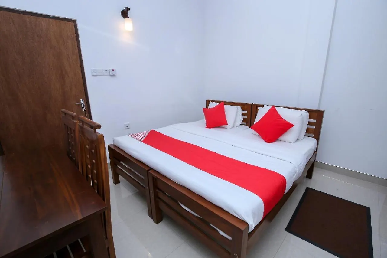 Oyo 438 Sarala Residence Hotel キャンディー