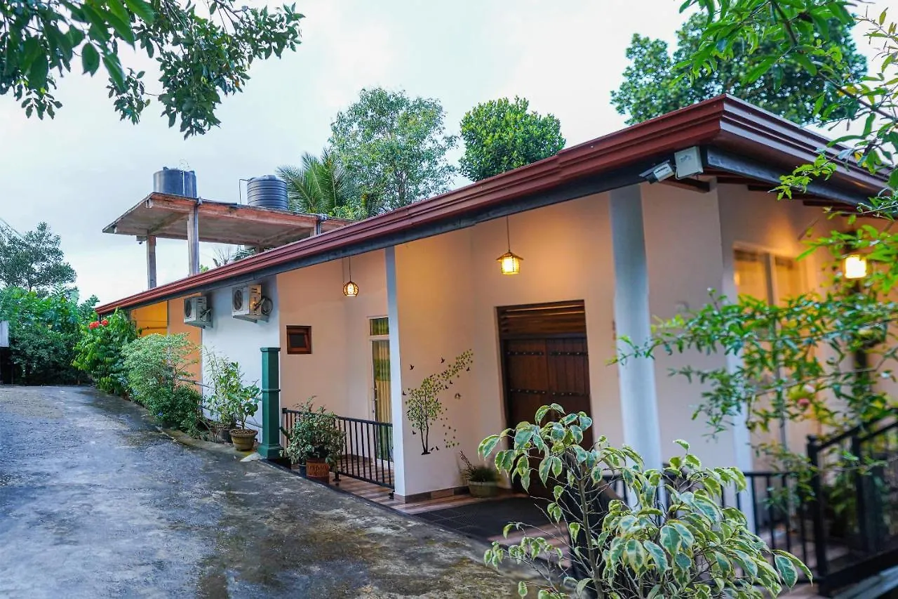 Oyo 438 Sarala Residence Hotel キャンディー