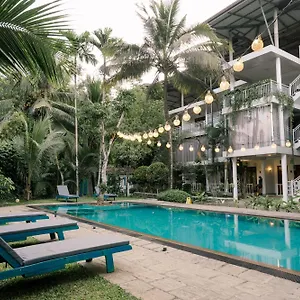 Отель French Garden, Канди